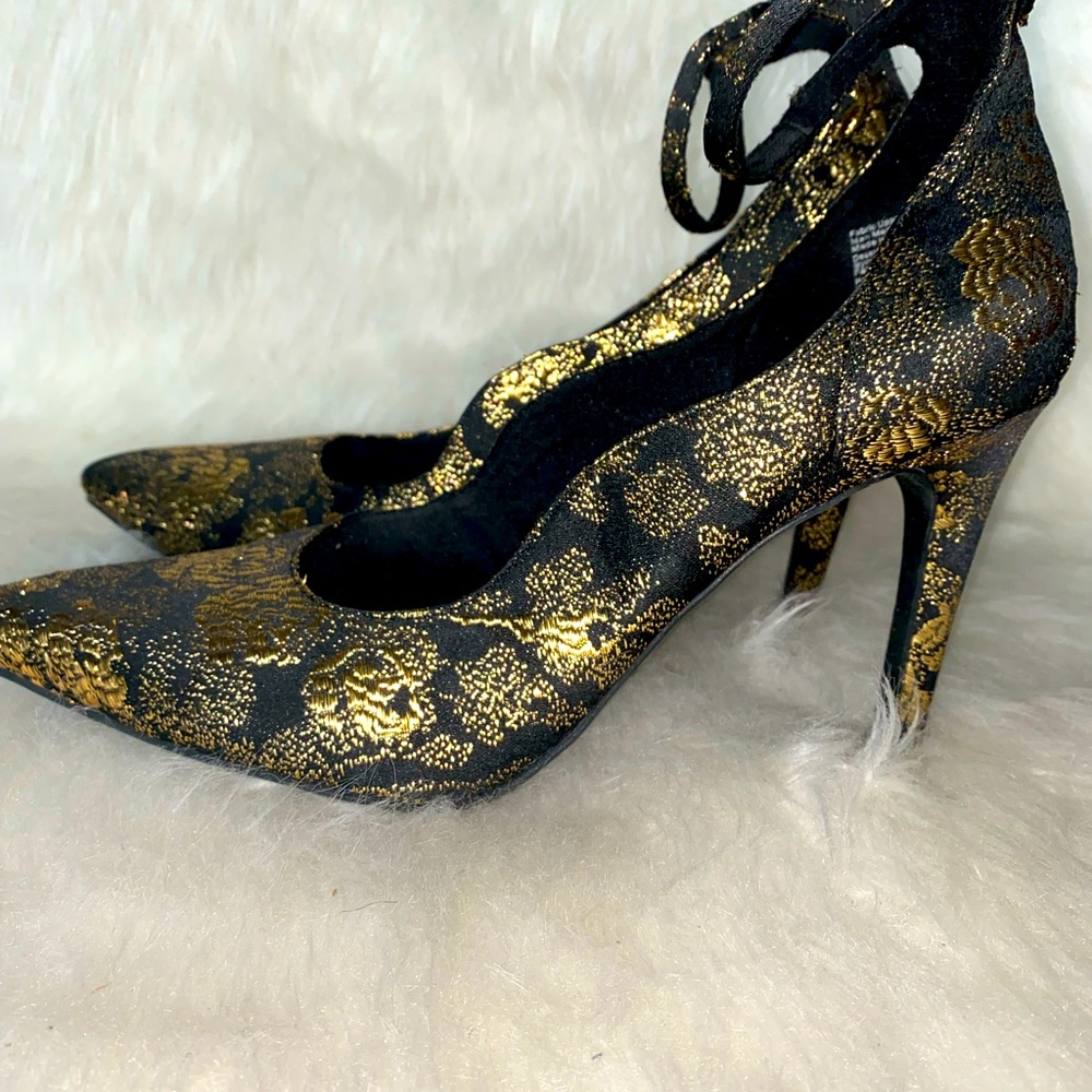 Women dress shoes